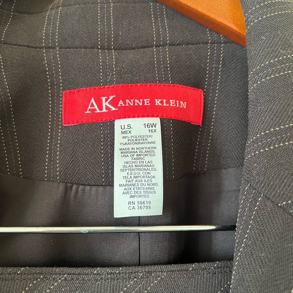 Brown pinstripe skirt suit from Anne Klein - Picture 4 of 8